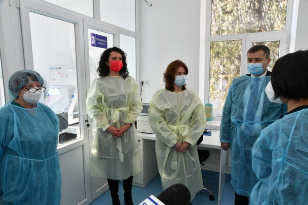 În cadrul laboratorului din CSP Căușeni a fost inițiat procesul de testare PCR pentru diagnosticarea virusului SARS-CoV-2