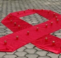 În luna mai se desfășoară Campania socială cu sloganul “Nu te lăsa dus de val. Testează-te la HIV!”